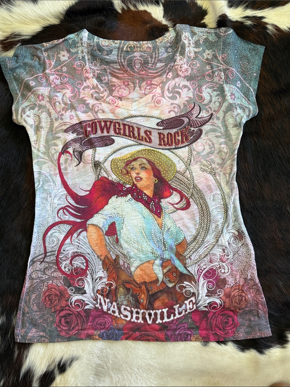 Cowgirls Rock Nashville Graphic Tee - Red & Cream Women’s Top